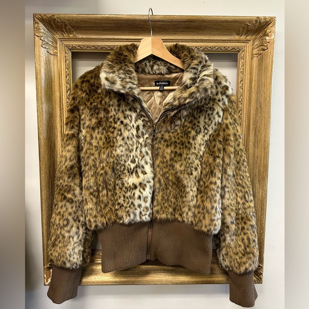 Cropped Le Chateau Faux Leopard
